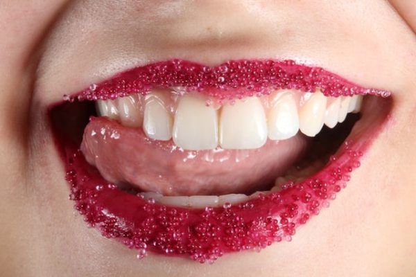 Как сохранить белизну зубов: лайфхаки от модели Кати Свинарчук