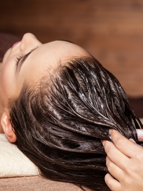 cosmetologist massaging hair head woman spa treatments beauty treatment spa salon 186202 7428