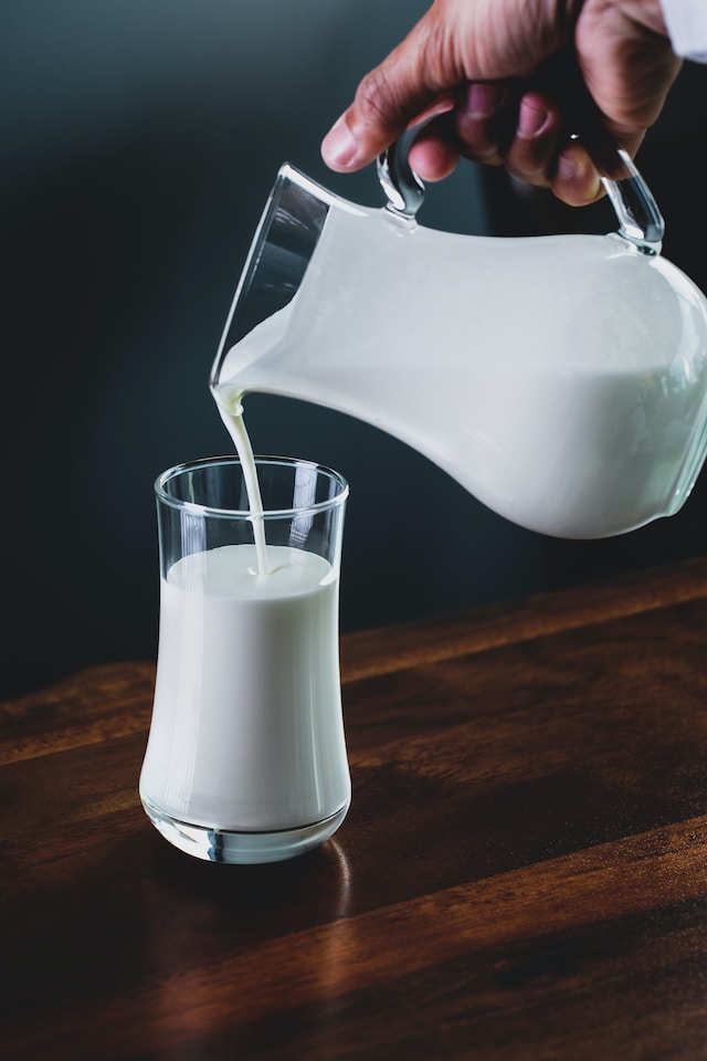 чим відрізняється органічне молоко