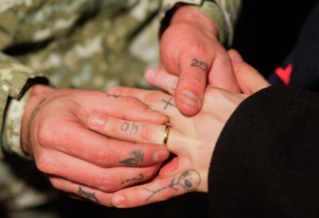 обручка MELOVIN