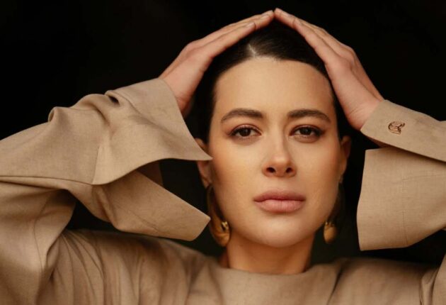 Раміна журналістка