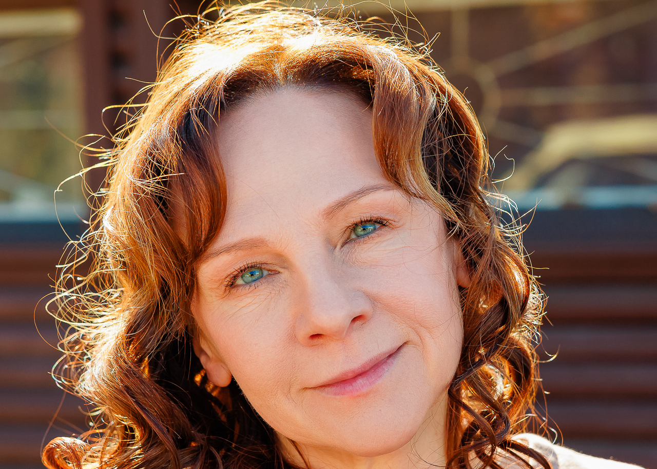 Олена Узлюк акторка